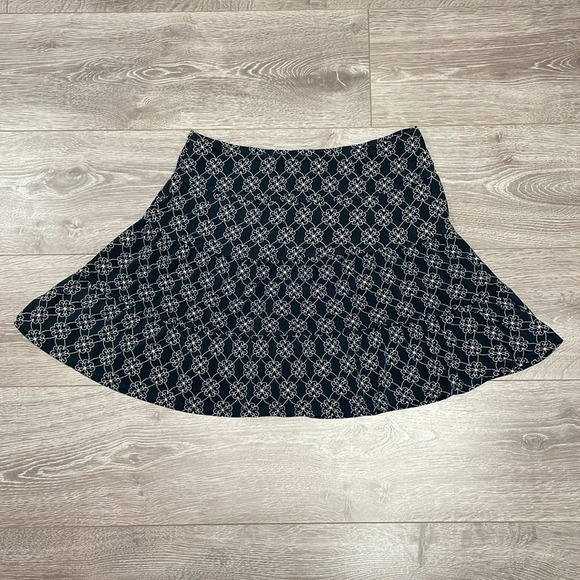 Max Studio Tiered Pull On Elastic Waist Mini Skirt M - Picture 3 of 9